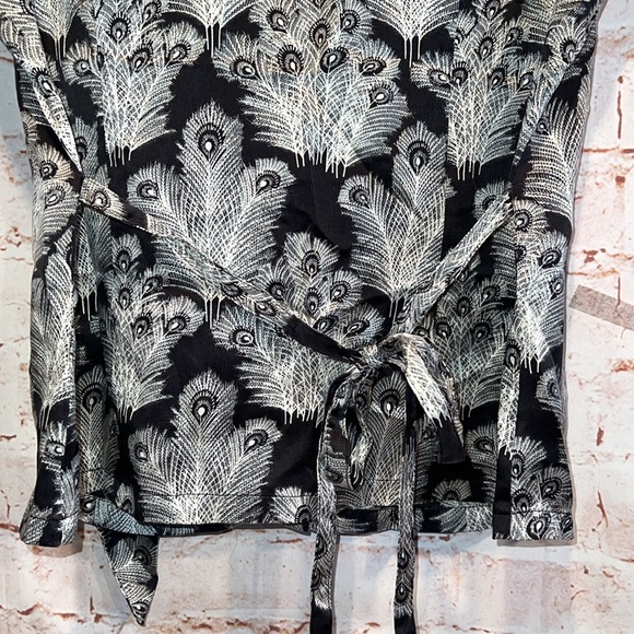 Free People Shirt Womens 0 Black Gray Peacock Feathers Silk Blouse Keyhole - Picture 6 of 10